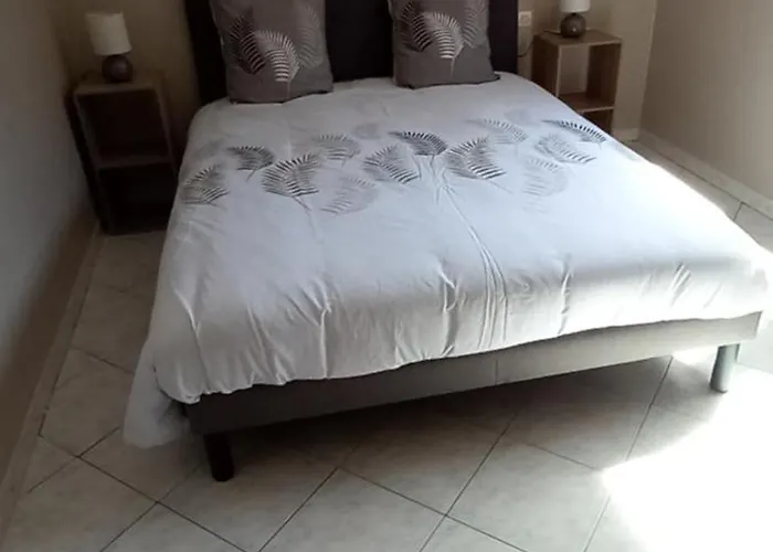 Vakantiehuis Piscine Et Nature *